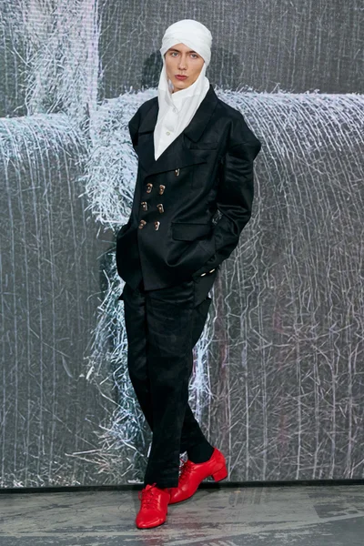 Look 9